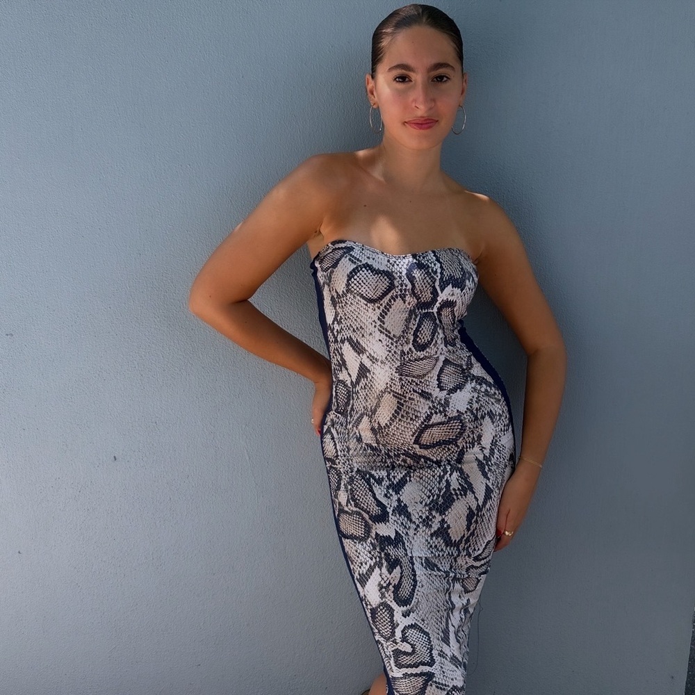 π₯Brand New π Gorgeous Snake Feels Dress π - Picture 5 of 15